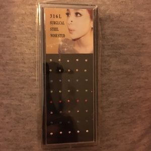NWT 40 316L surgical steel nose studs