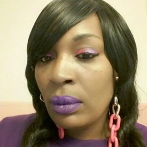 Meet your Posher, Gloria