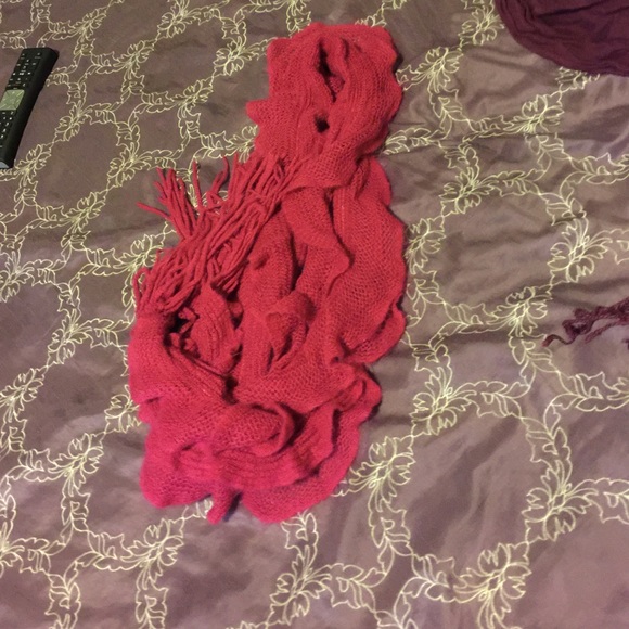 Scarfs $10 for both - Picture 2 of 4