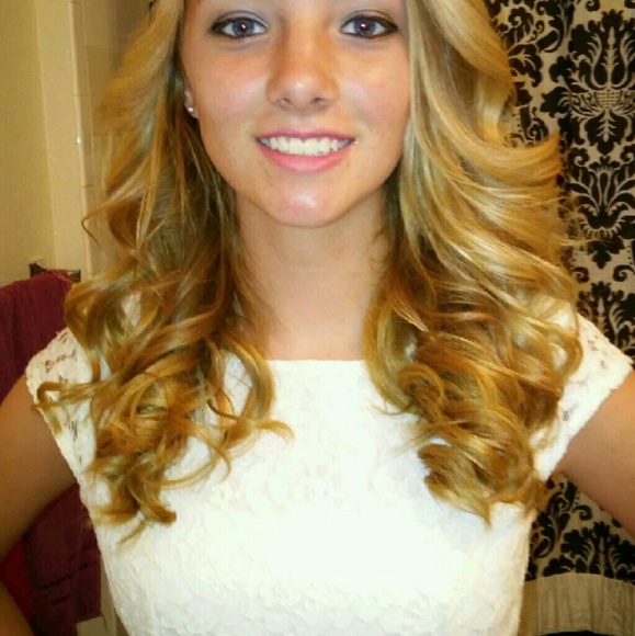 Meet your Posher, Megan - Picture 3 of 5