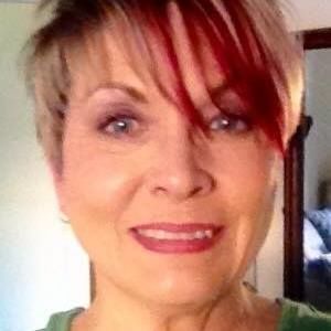 Meet your Posher, Elise