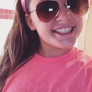 Meet your Posher, Ava