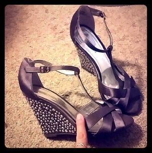 Size 6 Kenneth Cole reaction wedges