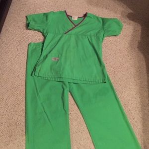 Urbane scrub set 3 sets