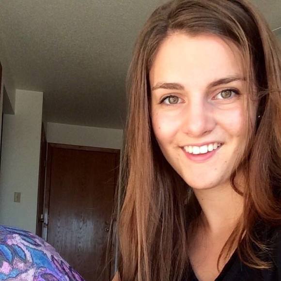 Meet your Posher, Angie - Picture 1 of 1