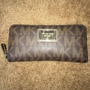 Michael Kors Jet Set Wallet
