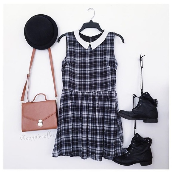 Cute collar dress