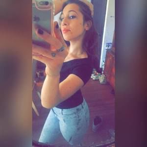 Meet your Posher, Adalis