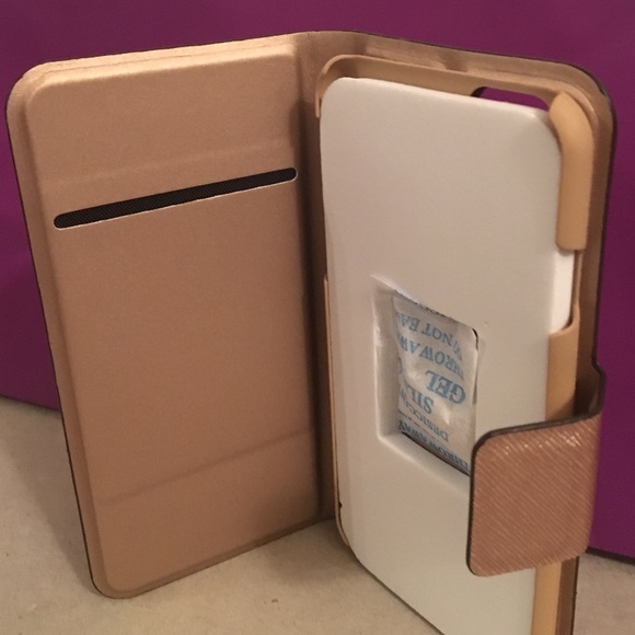 Kate Spade iPhone 6 Folio - Picture 3 of 4