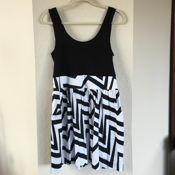 Objects necessary dress - Picture 1 of 4
