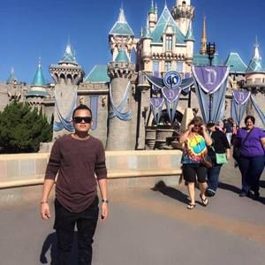 Meet your Posher, Johnny rey