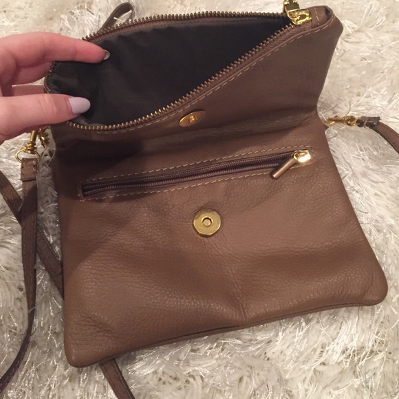 Cross body in tan - Picture 2 of 2