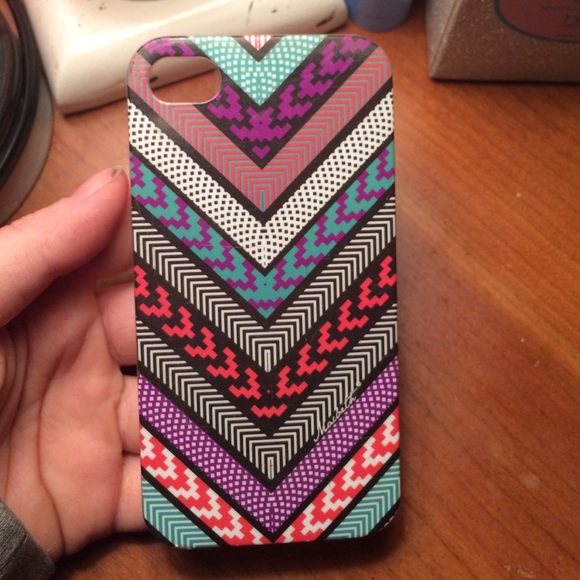 Super cute iPhone 4s tribal case