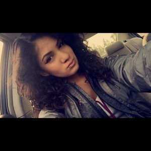 Meet your Posher, Bella