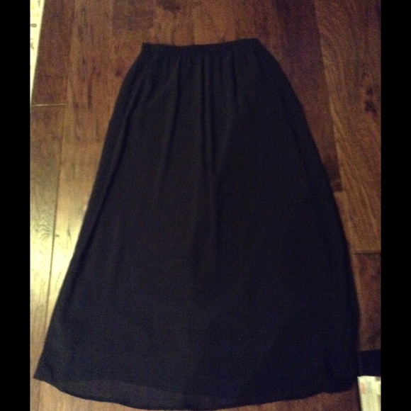 Forever 21 long maxi skirt! - Picture 1 of 2