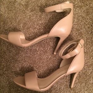 Nude color Nine West Heels