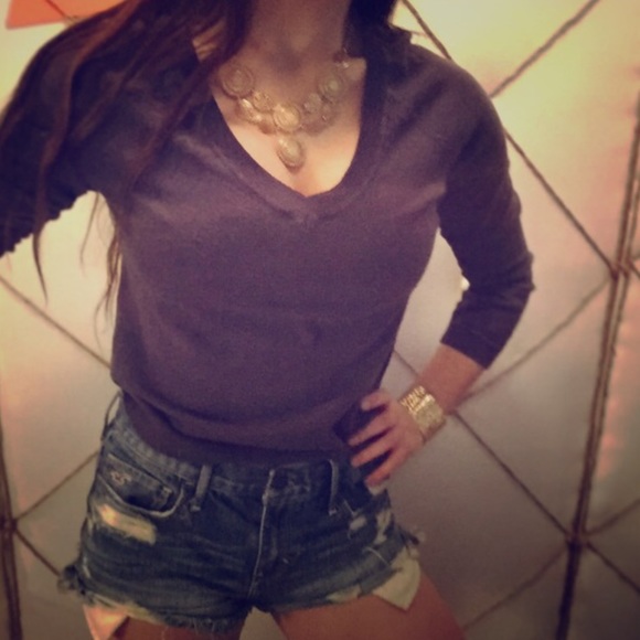 SOLD Grey 1/4 Sleeve Sweater - Picture 3 of 3