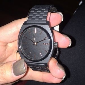 Nixon Timeteller mens watch