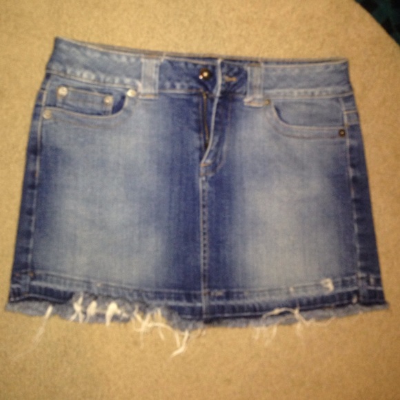 frayed guess denim skirt