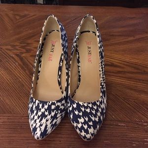 Blue houndstooth heel