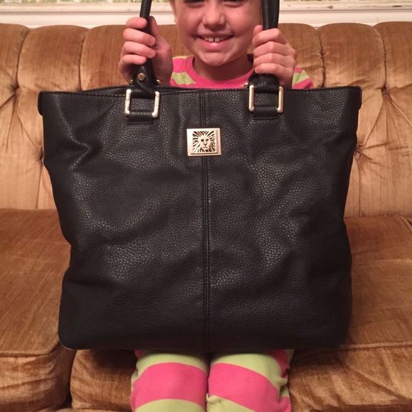 Black purse!