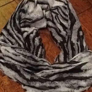 B&W infinity scarf
