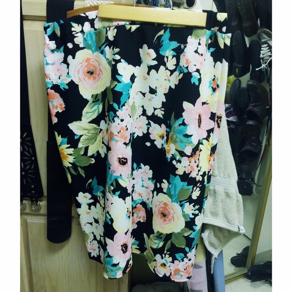 Floral Skirt - XL/1X