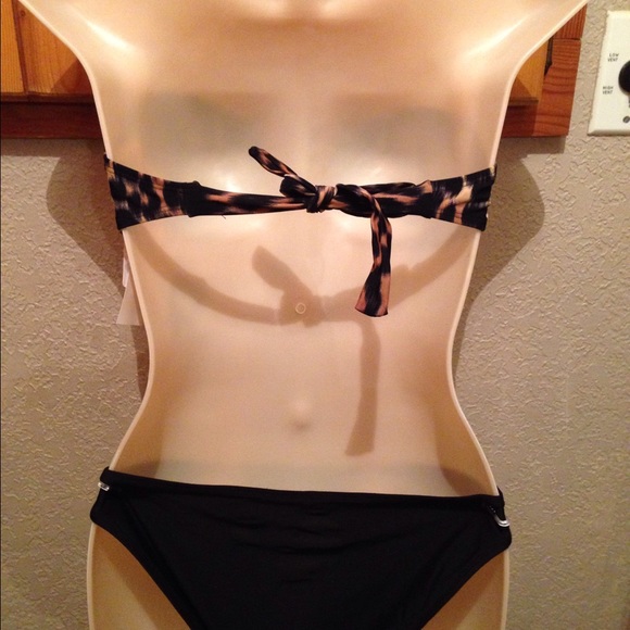 NWT MED  Strapless twist bandeau bathing suit top - Picture 2 of 3