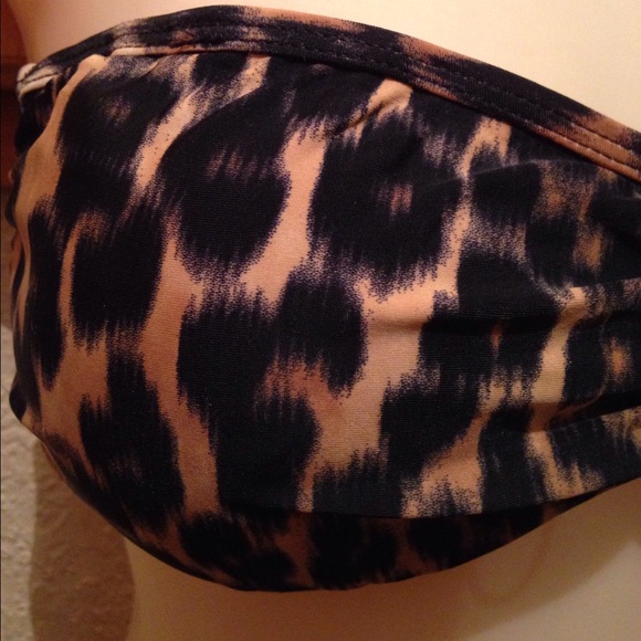 NWT MED  Strapless twist bandeau bathing suit top - Picture 3 of 3