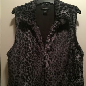 🌷Leopard faux fur vest