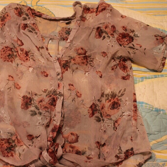 Sheer Floral Blouse - Picture 2 of 4