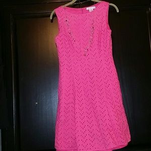 Adorable dress! (Necklace not included)