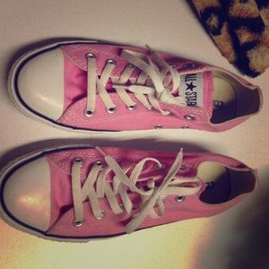 Pink converse