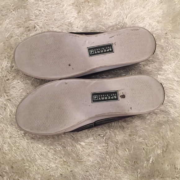 Wash out black sperrys slightly worn - Picture 3 of 3