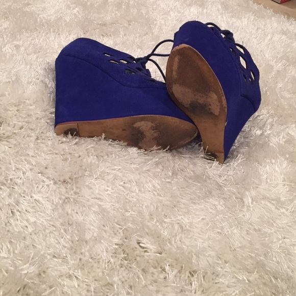Steve Madden wedges electric blue lace up - Picture 3 of 3