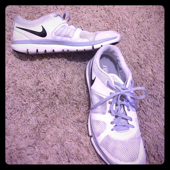 Nike tennis shoes