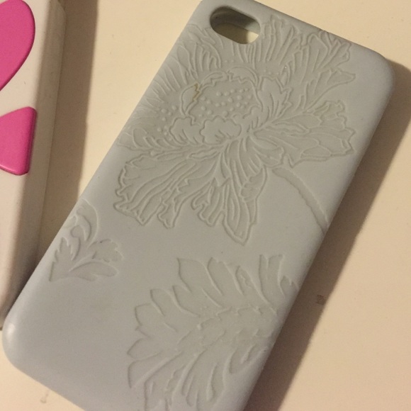 iPhone 4 cases - Picture 2 of 4