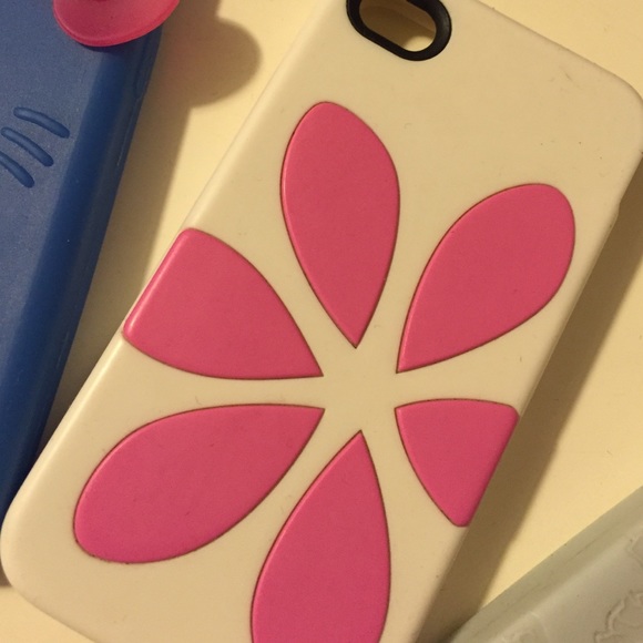 iPhone 4 cases - Picture 3 of 4