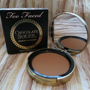 Too Faced Chocolate Soleil Bronzer contour