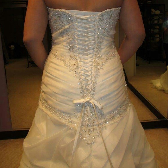 Dresses & Skirts - Wedding gown