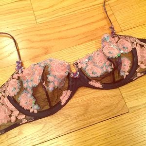 NWOT Victoria's Secret bra