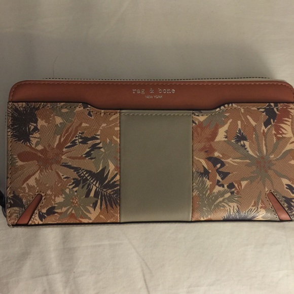 ⛔️SOLD⛔️Rag & Bone Botanical Continental Wallet - Picture 4 of 4