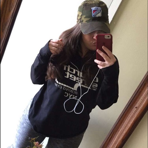 Meet your Posher, Ashley - Picture 2 of 2