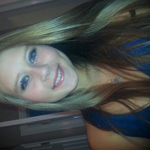 Meet your Posher, Kayla