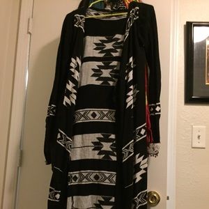 Long sweater/cardigan tribal print
