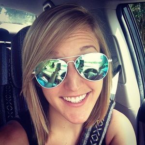 Meet your Posher, Stephanie