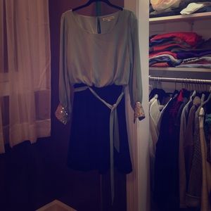 Fun party dress with slit back and sleeves