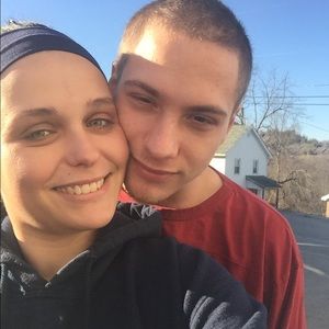 Meet your Posher, Dee dee