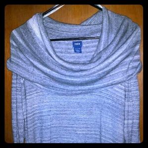 Izod sweater  (thinner style )