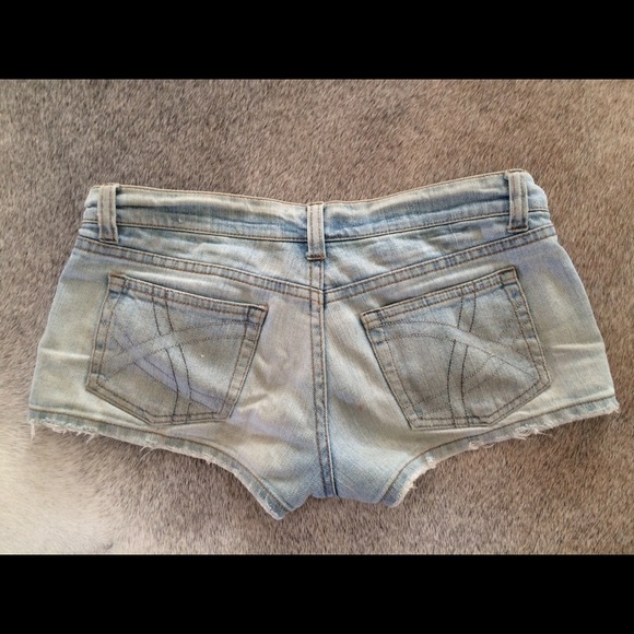 SOLD! Topshop Moto denim shorts, size 0 - Picture 2 of 4